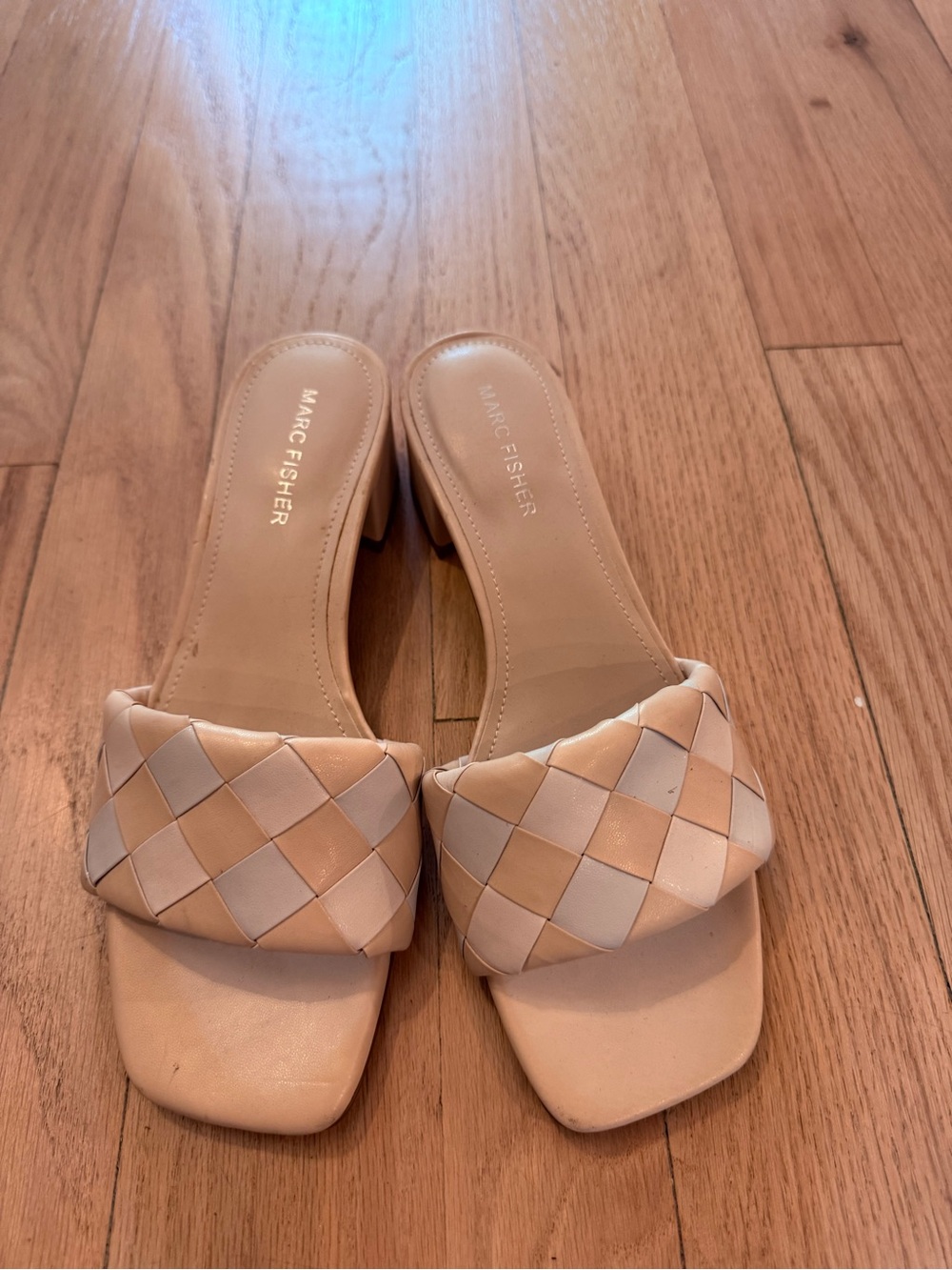 Marc Fisher Beige & Cream Woven Slides sz 7